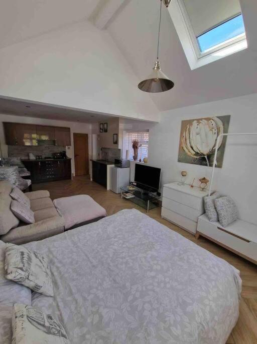Lovely Studio Annex In Lilliput Poole Eksteriør billede
